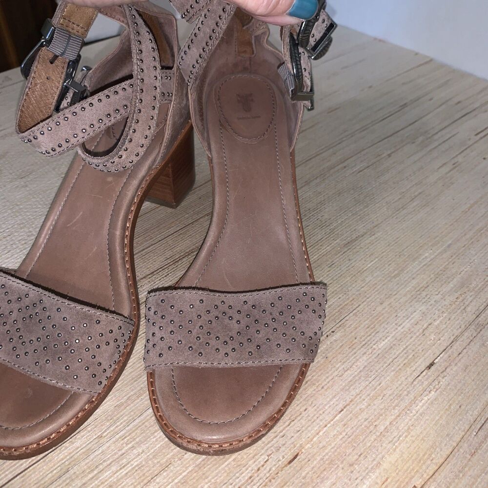 Frye Brielle Western Back-Zip Ankle Strap Beige Suede Studded Heels Women’s 8M - Picture 16 of 16